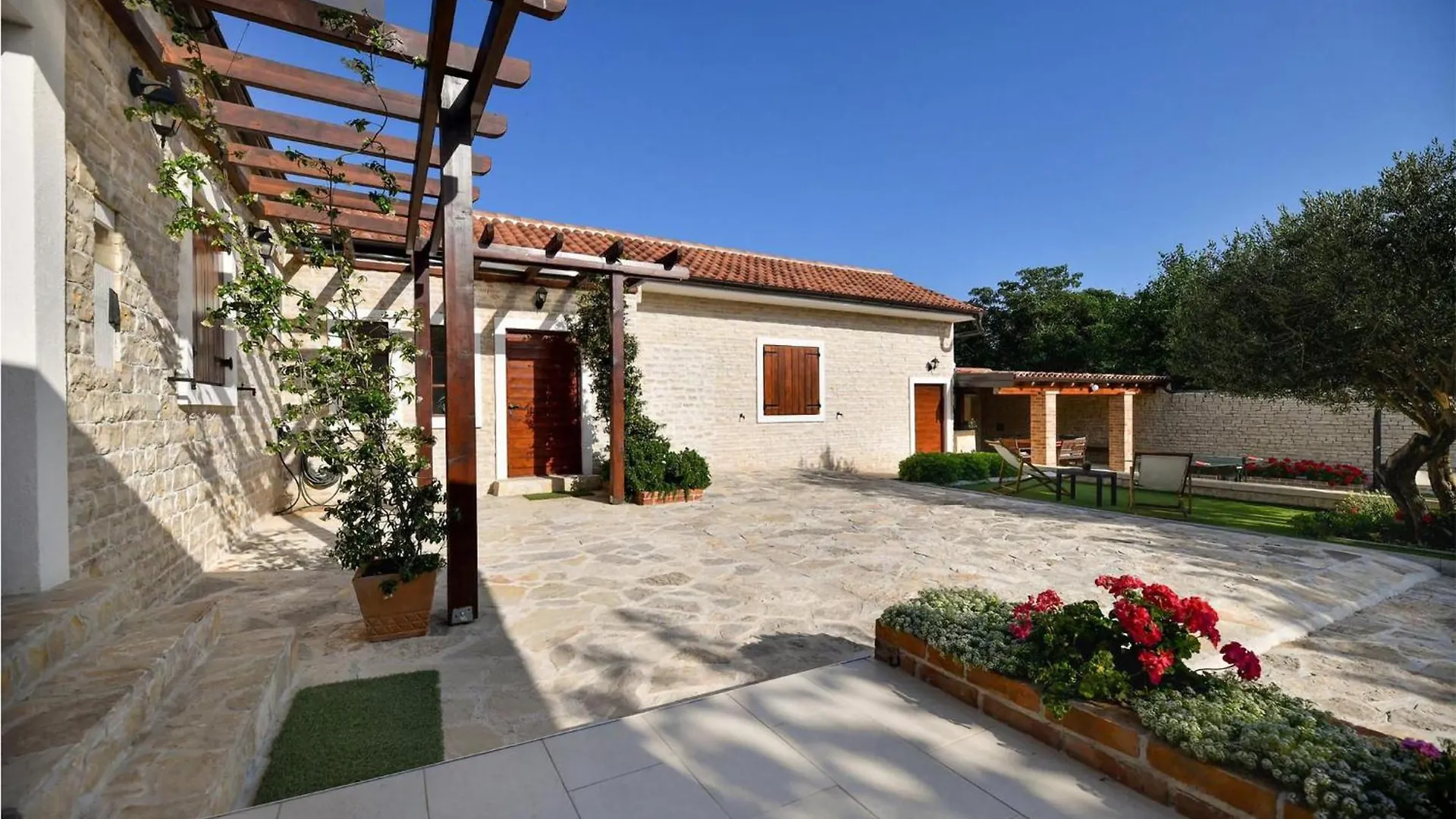 Nice Home In Lisicic With Wifi Lisicici